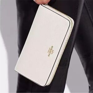 Coach White Pebbled Leather Zip Wallet with Gold Hardware